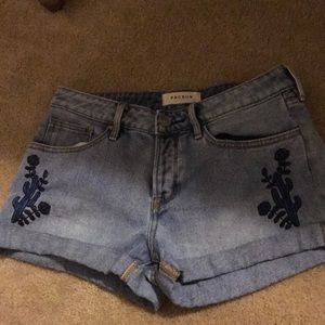 light wash embroidered pacsun denim shorts